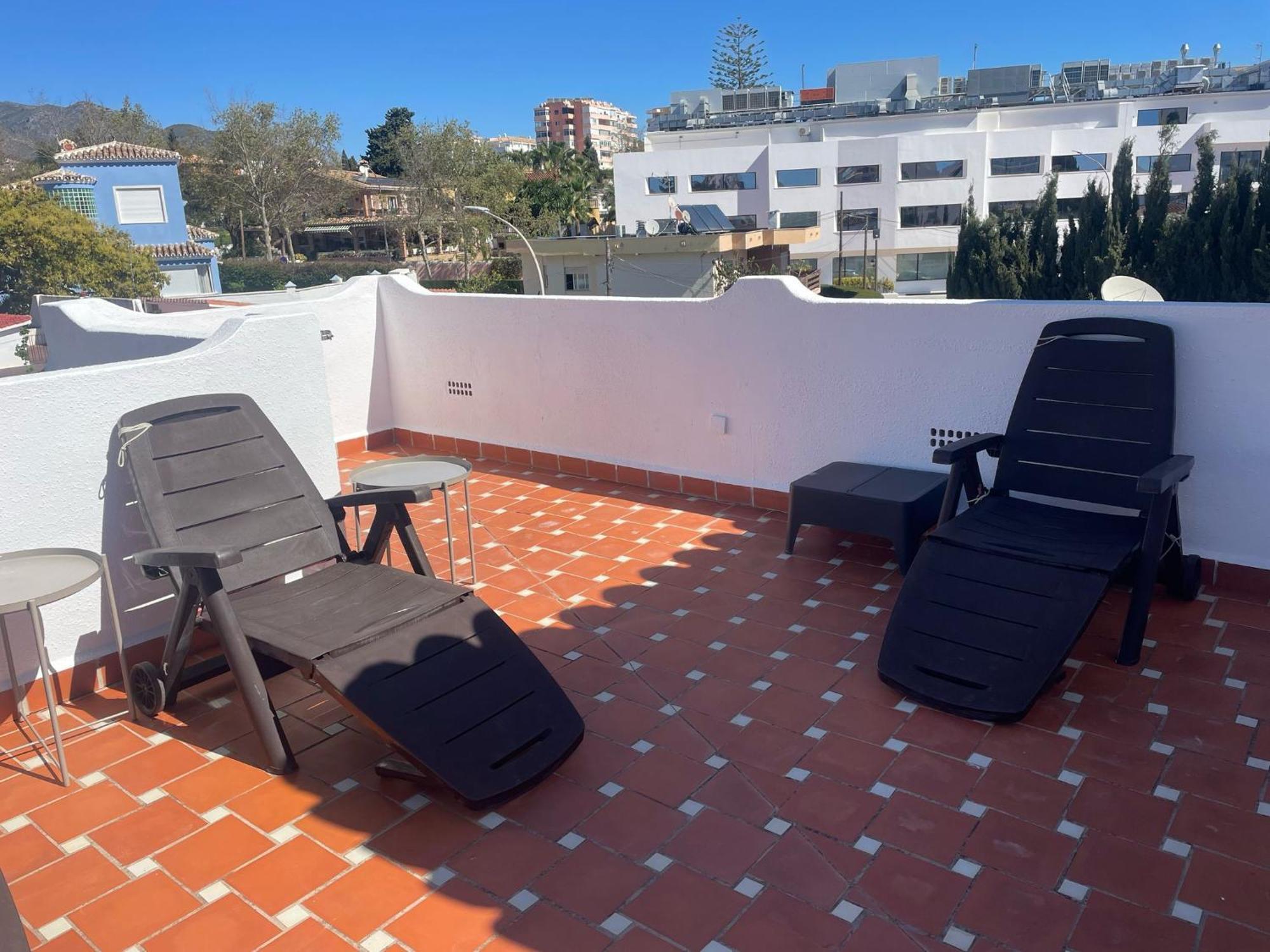 Marina - 5 Min Walk To The Beach, Heated Pool, Spa, 5 Bedrooms Benalmadena